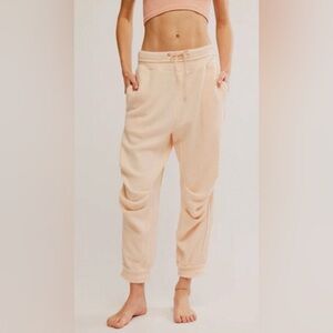 NWT Free People Intimately Day Off Fleece Joggers, size M